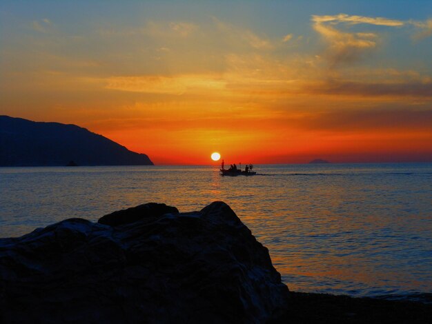 Foto vista panoramica del mare contro il cielo durante il tramonto