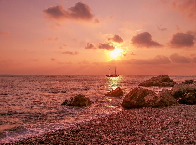 Foto vista panoramica del mare contro il cielo durante il tramonto