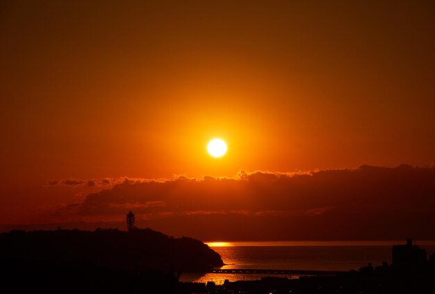 Foto vista panoramica del mare contro il cielo durante il tramonto