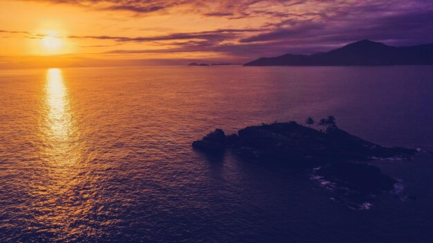 Foto vista panoramica del mare contro il cielo durante il tramonto