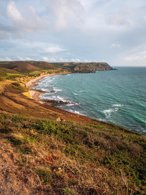 Foto vista panoramica del mare contro il cielo baia di ecalgrain in normandia francia