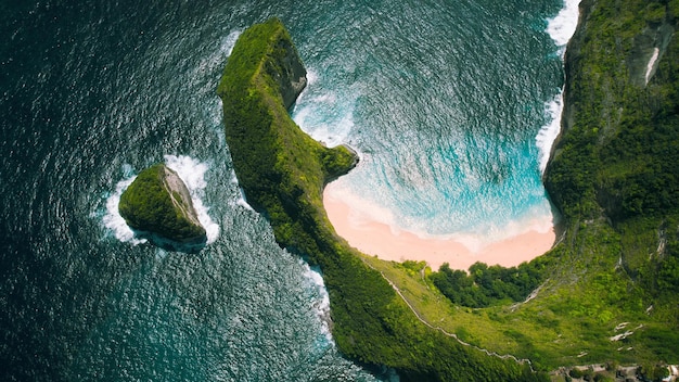Красивый вид на море на фоне неба