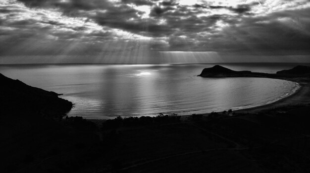 Foto vista panoramica del mare sul cielo