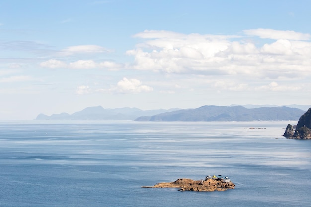 空に照らされた海の景色