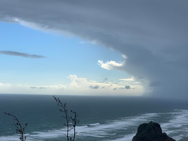 Foto vista panoramica del mare sul cielo