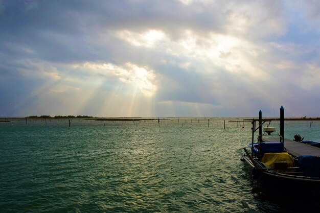 Foto vista panoramica del mare sul cielo