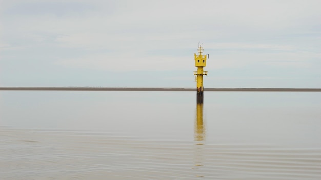Красивый вид на море на фоне неба