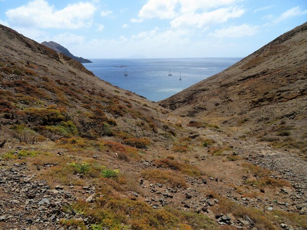 Vista panoramica del mare contro il cielo