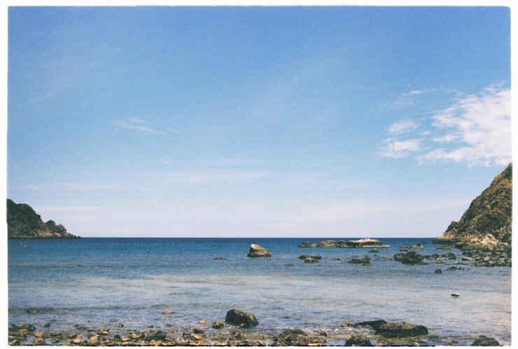 Photo 하늘 을 배경 으로 한 바다 의 풍경