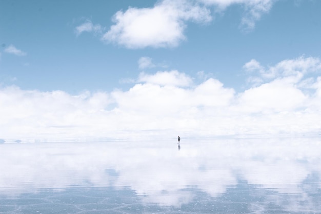 空に照らされた海の景色