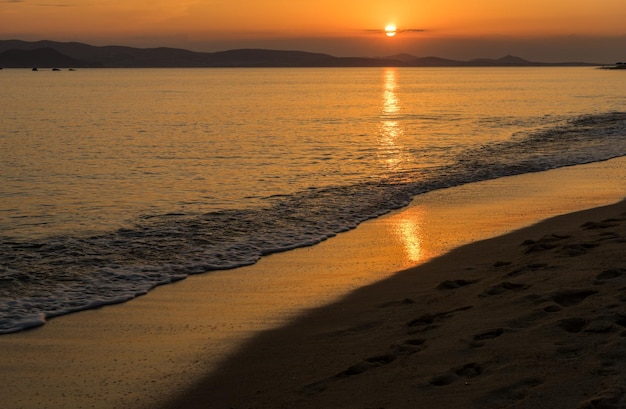 Foto vista panoramica del mare al tramonto