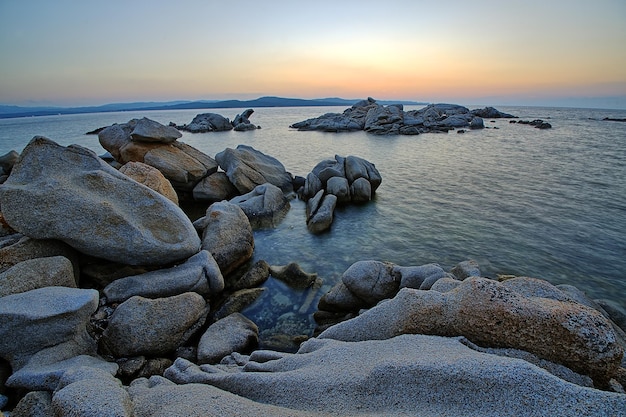 Красивый вид на море во время захода солнца