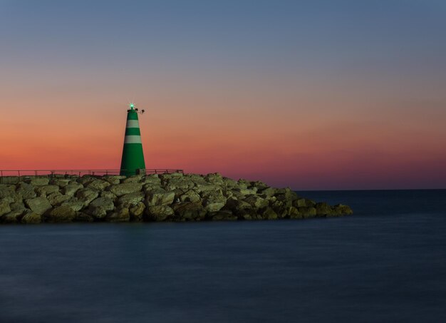 Foto vista panoramica del mare al tramonto