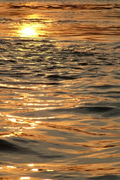 夕暮れ の 海 の 景色