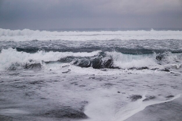 Foto la vista panoramica del mare