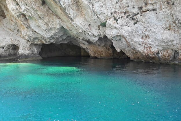 Foto la vista panoramica del mare