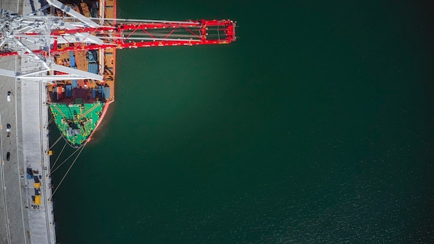 Photo scenic view of ship with cranes