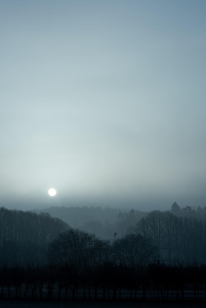 Photo scenic view of silhouette landscape against sky