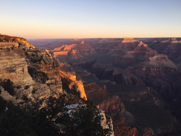 Foto la vista panoramica del cielo al tramonto