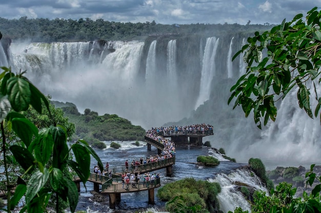 Photo scenic view of waterfall