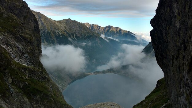 Foto la vista panoramica della cascata