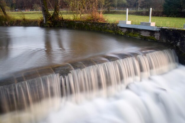 Foto la vista panoramica della cascata