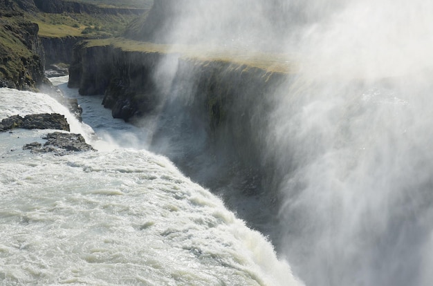 Foto la vista panoramica della cascata