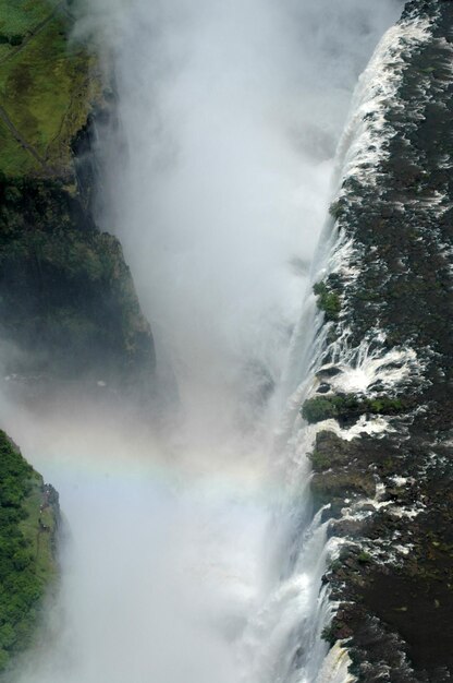 Foto la vista panoramica della cascata