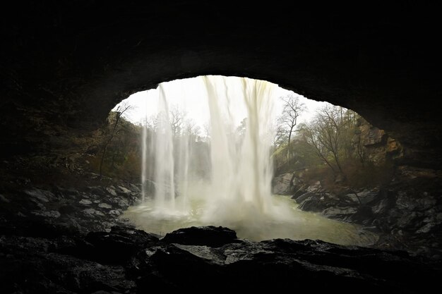 Foto la vista panoramica della cascata