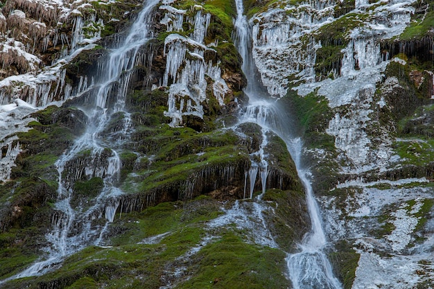 Photo scenic view of waterfall