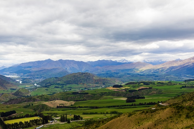 Viste panoramiche delle montagne dell'isola del sud della nuova zelanda