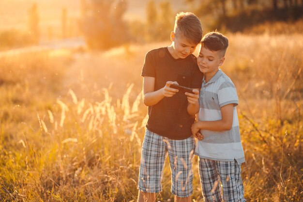 schattig kind activiteit vreugde licht