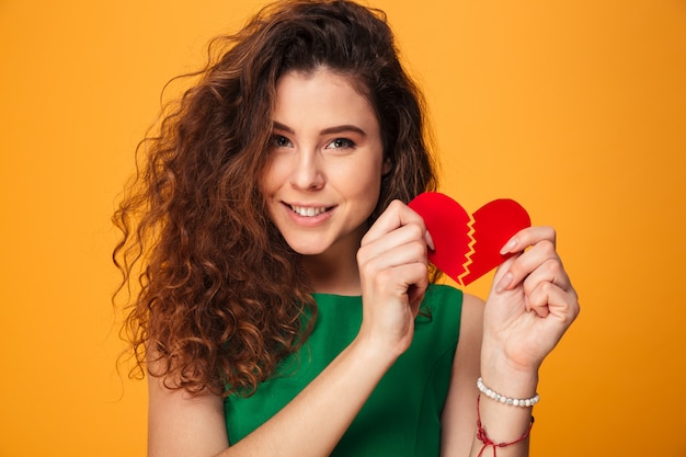 Schattige jonge dame met hart.
