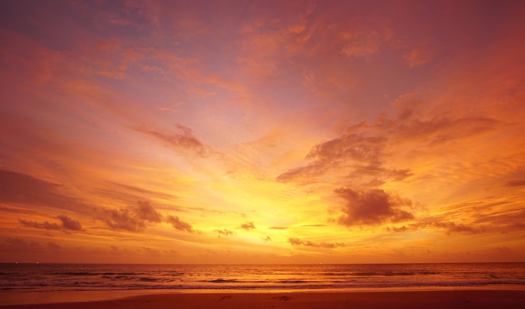 Foto schemering prachtige zonsondergang.