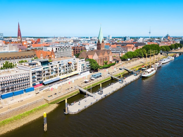 Schepen op de rivier de Weser Bremen