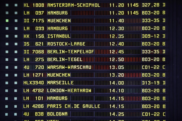 Foto scherm voor vertrek van de luchthaven