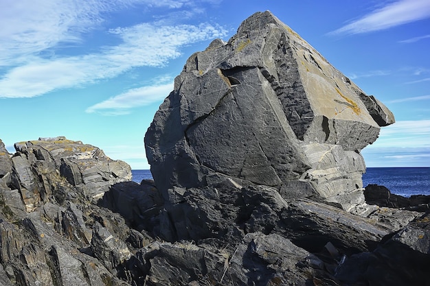 schiereiland midden visserij landschap kola, bergen en heuvels stenen uitzicht