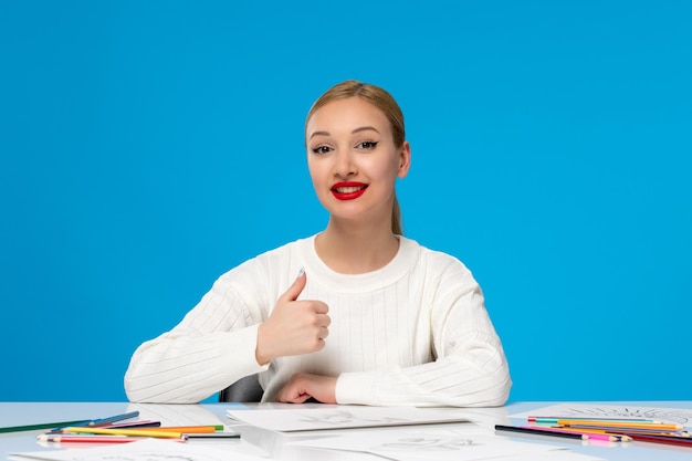 Schilder mooi jong mooi meisje met rode lippenstift glimlachend en goed gebaar tonen