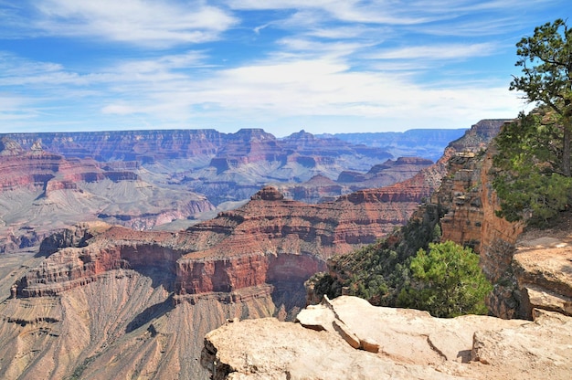 Schilderachtig uitzicht op de Grand Canyon tegen de lucht