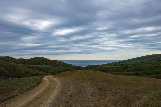 Schilderachtig uitzicht op de Krim-bergen van de Zwarte Zee Fox Bay Crimea Russia