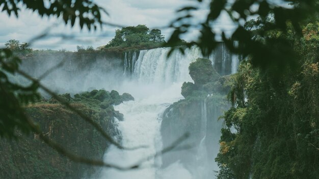 Foto schilderachtig uitzicht op de waterval in iguazu