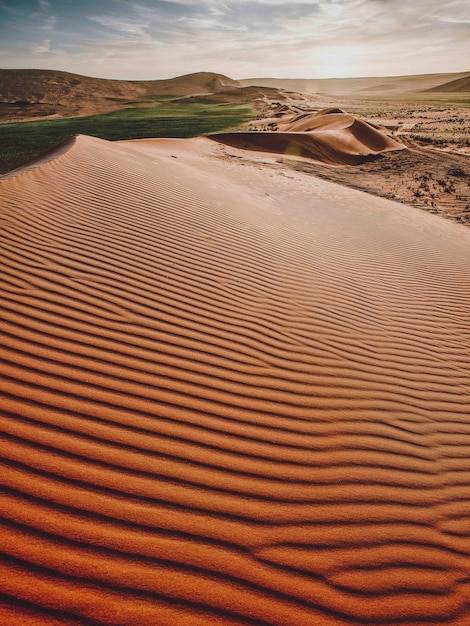Foto schilderachtig uitzicht op de woestijn tegen de hemel