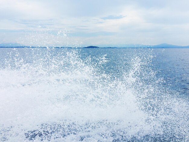 Foto schilderachtig uitzicht op de zee tegen de lucht