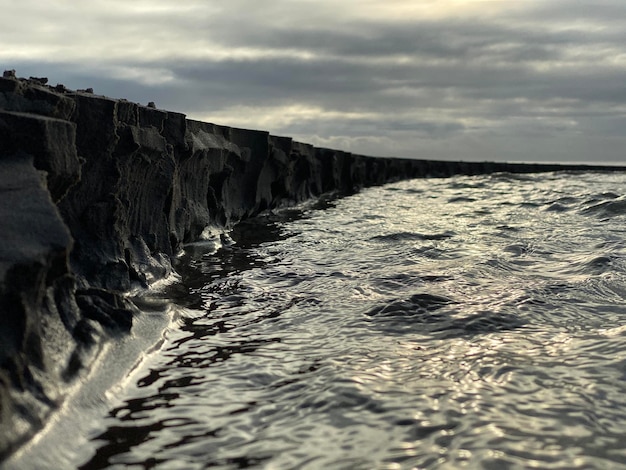 Foto schilderachtig uitzicht op de zee tegen de lucht