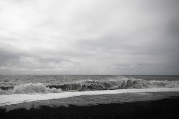 Foto schilderachtig uitzicht op de zee tegen de lucht