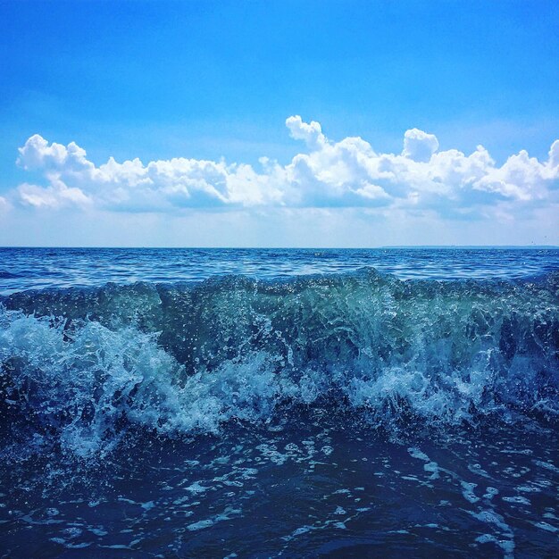 Foto schilderachtig uitzicht op de zee tegen de lucht