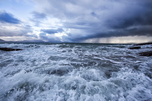 Foto schilderachtig uitzicht op de zee tegen de lucht