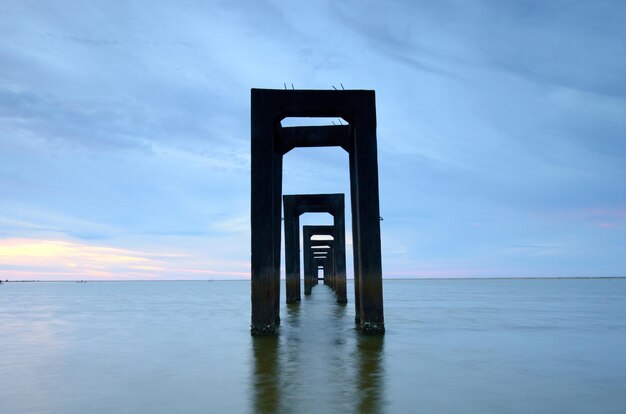 Foto schilderachtig uitzicht op de zee tegen de lucht