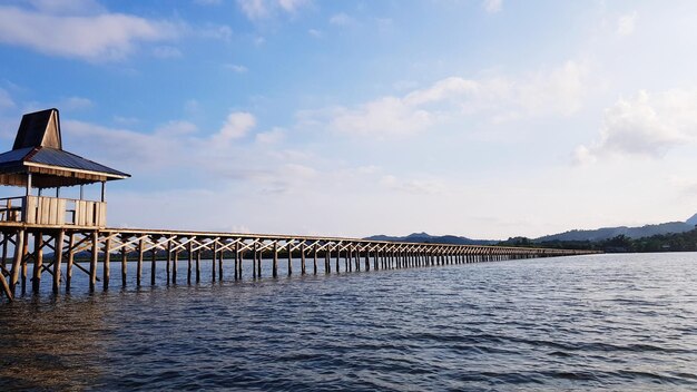 Foto schilderachtig uitzicht op de zee tegen de lucht