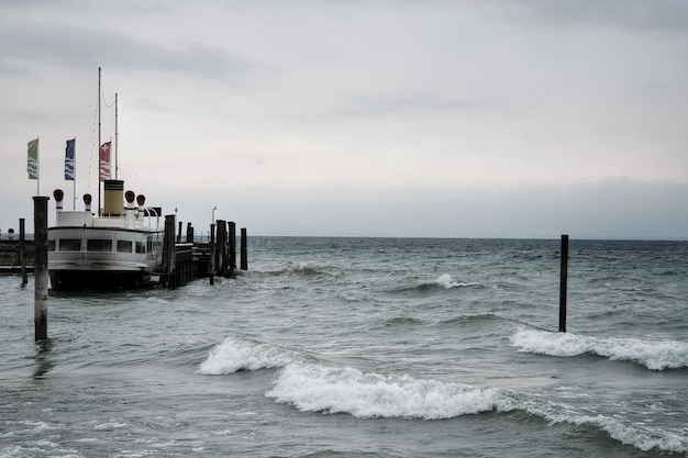 Foto schilderachtig uitzicht op de zee tegen de lucht